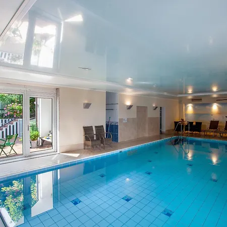 Haus Schoenblick شقة