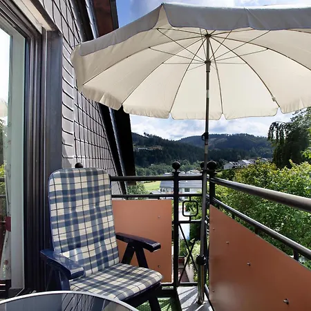 Haus Schoenblick Апартаменти *