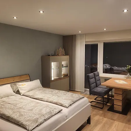 Апартаменти Haus Schoenblick *